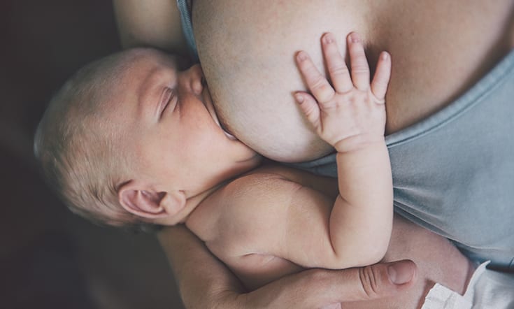 Breastfeeding AdobeStock 121545374 - Warum die Weltstillwoche so wichtig ist – Neugeborenes Child
